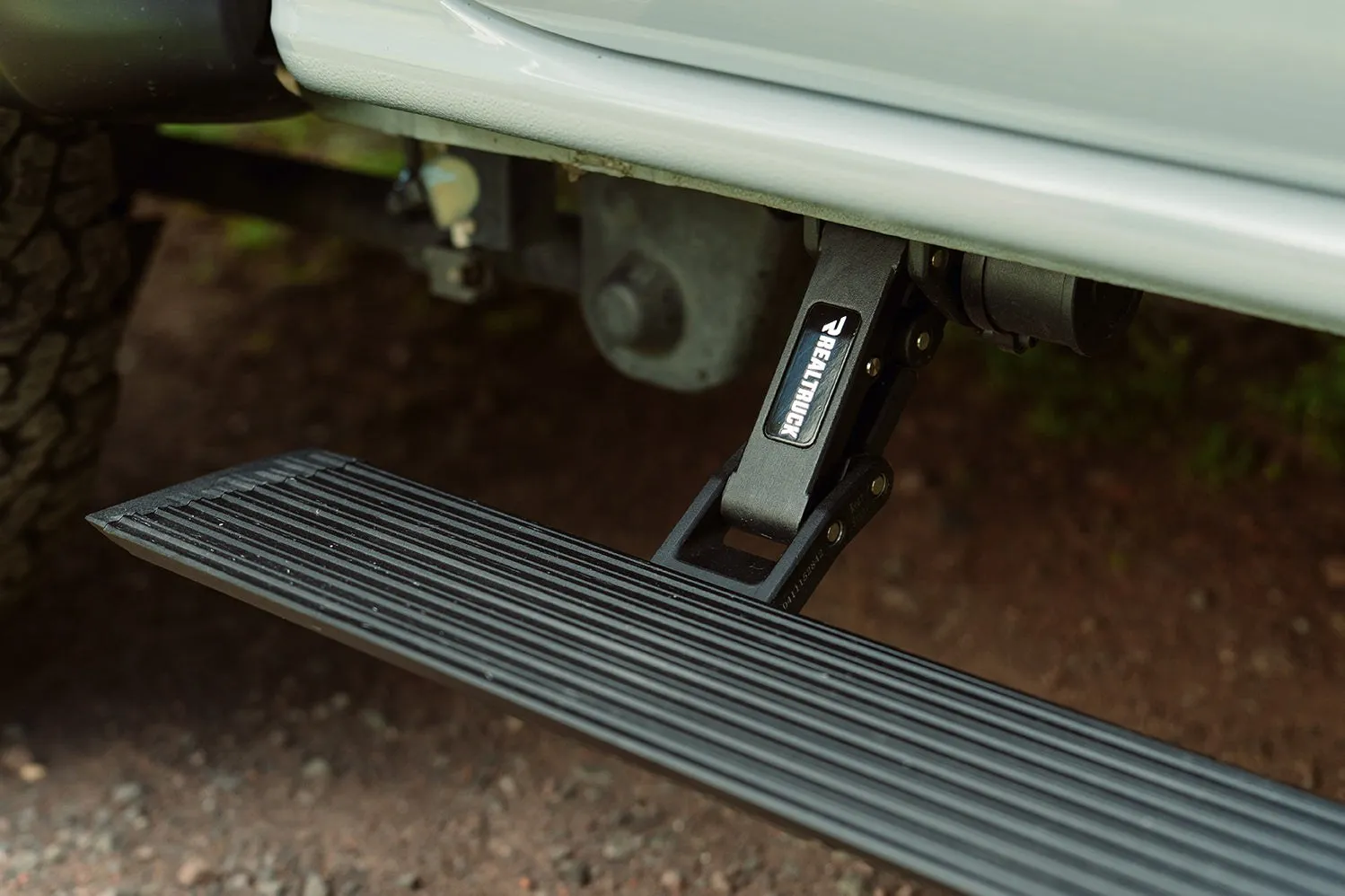 RealTruck Voltstep Electric Running Boards - Ford Next-Gen Ranger 2022+
