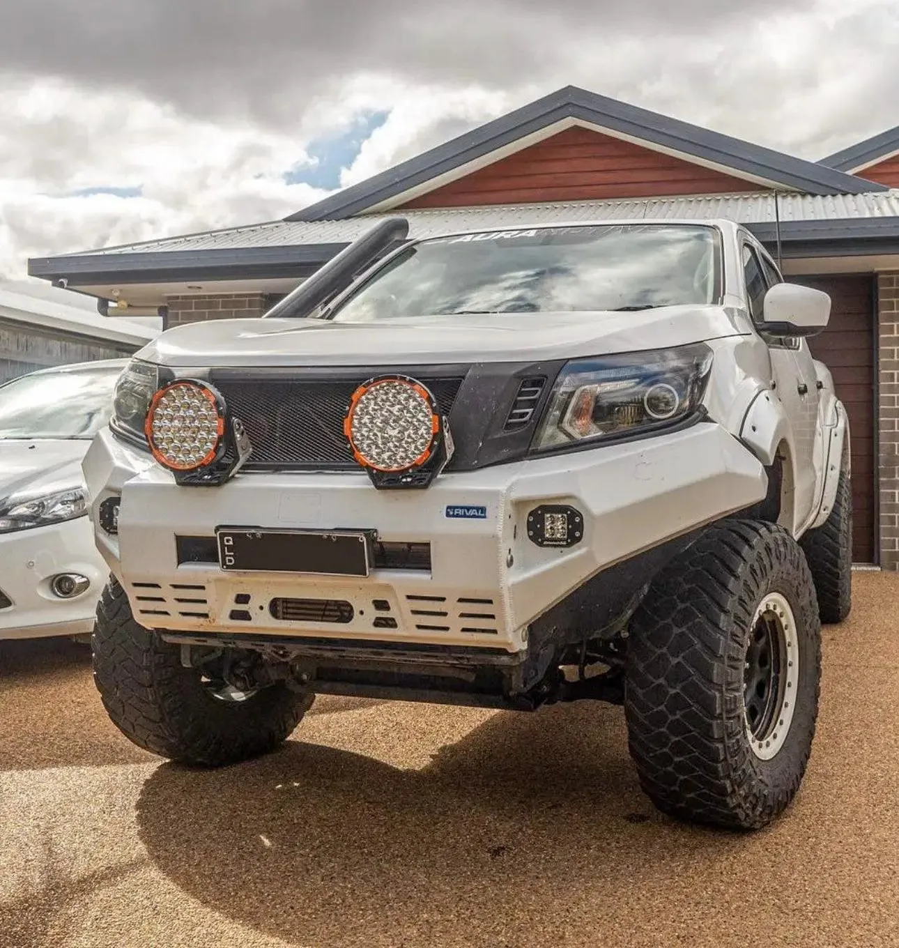 Aluminum Front Bar - Nissan Navara D23 2015-2019, includes RIVAL FOG lights (Set of 2)