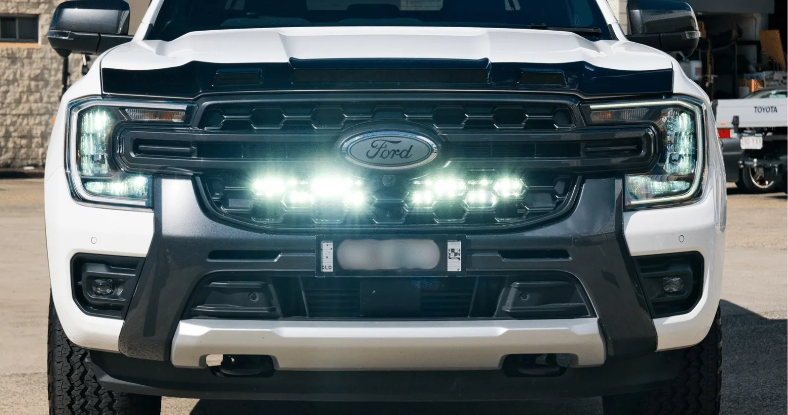 Ford Next-Gen Ranger Light Bar Behind Grille Kit, photo 3